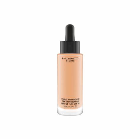 MAC Studio Waterweight Foundation SPF 30 - 